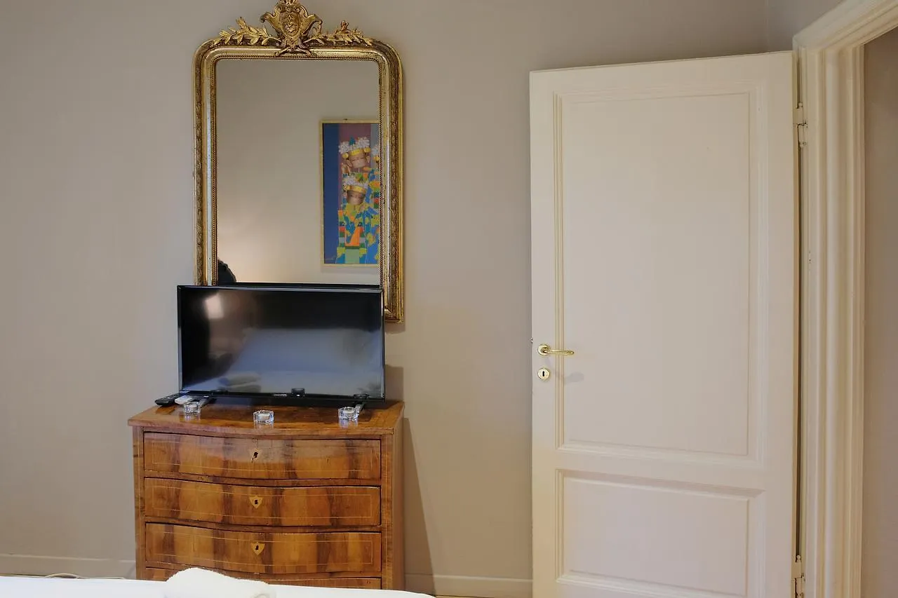 Schubert Flat Apartment Florence